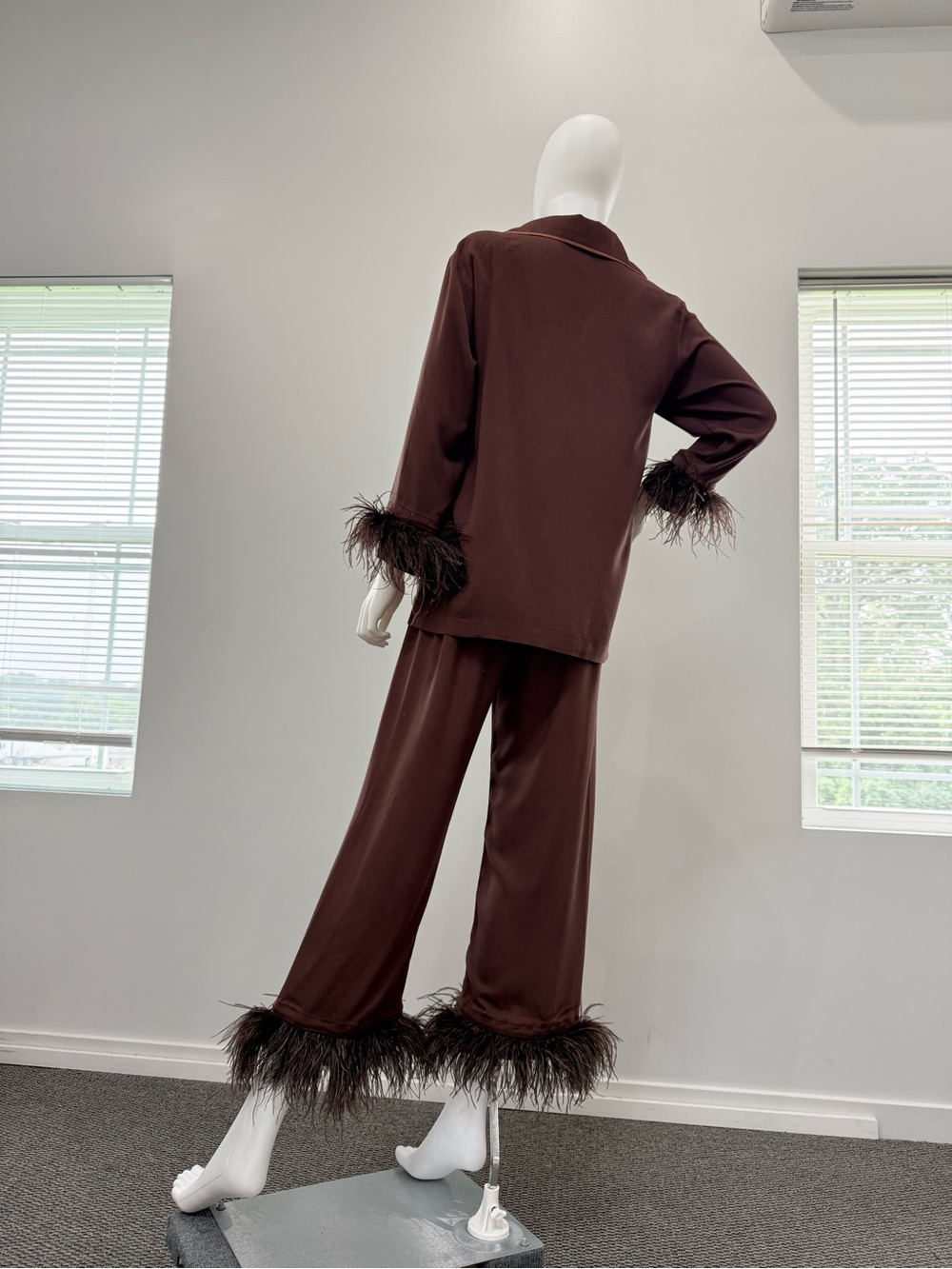 Luxury SLEEPER Brown Feather-Trim Pajama Set XS - Picture 3 of 11